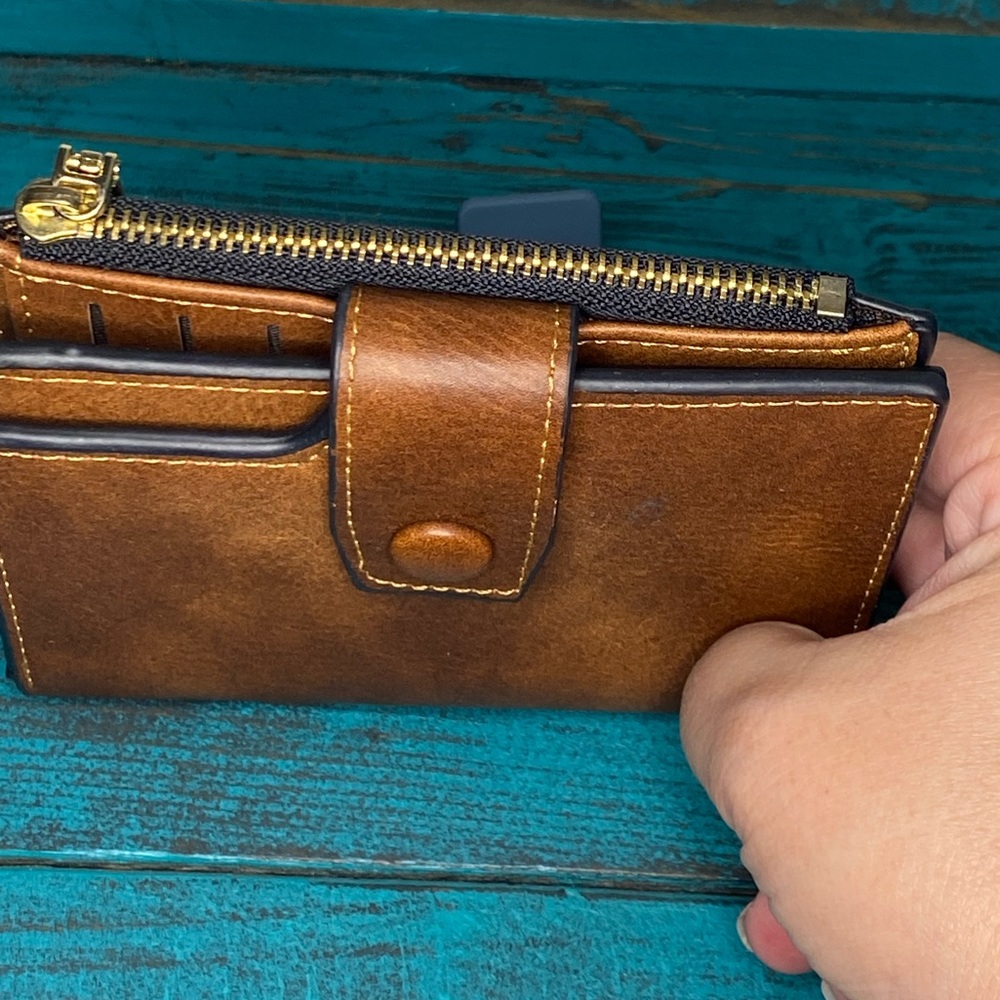 Pleather wallet - Picture 3 of 8
